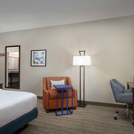 Hampton Inn & Suites Huntsville Research Park Area Екстериор снимка