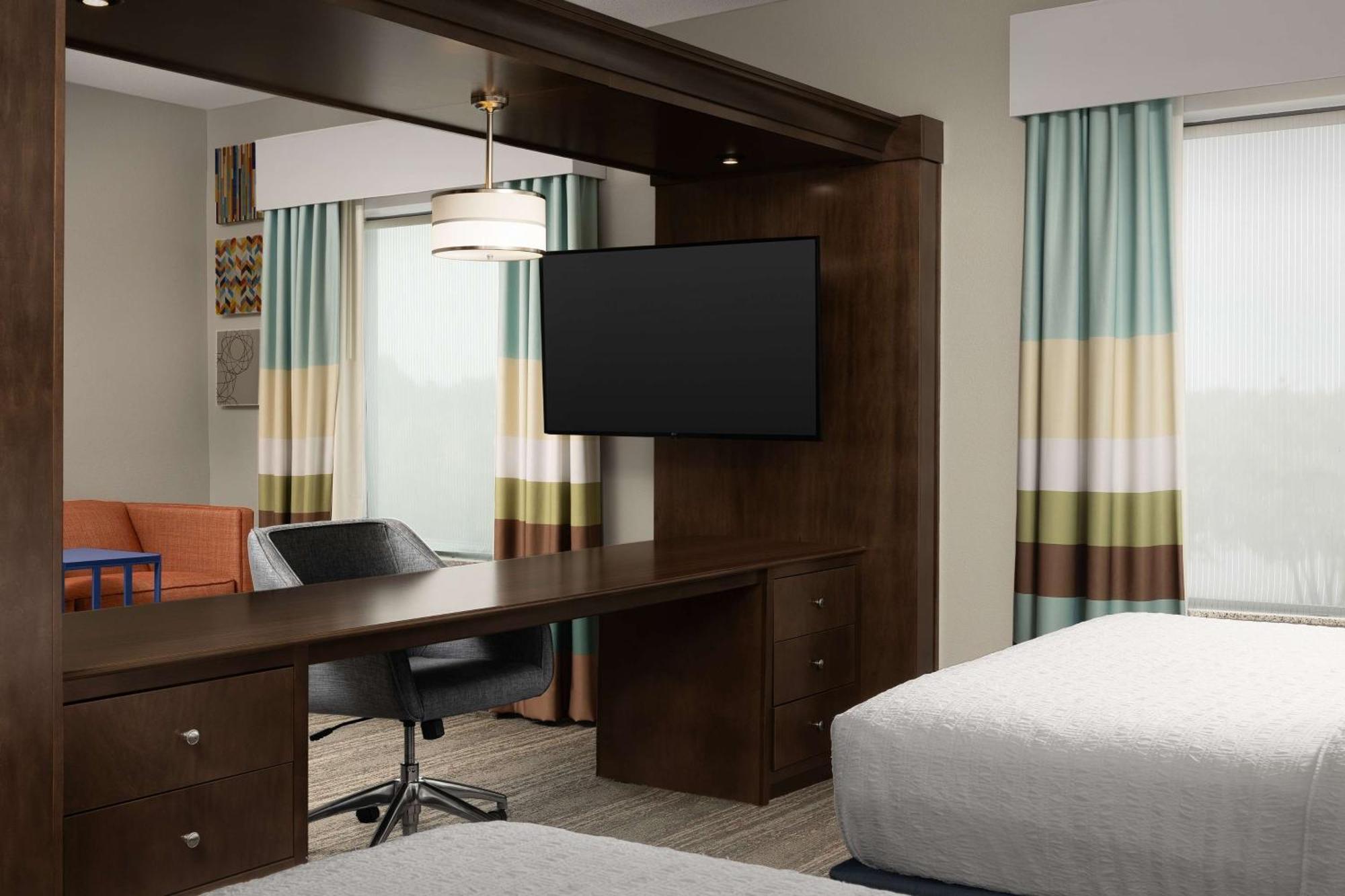 Hampton Inn & Suites Huntsville Research Park Area Екстериор снимка
