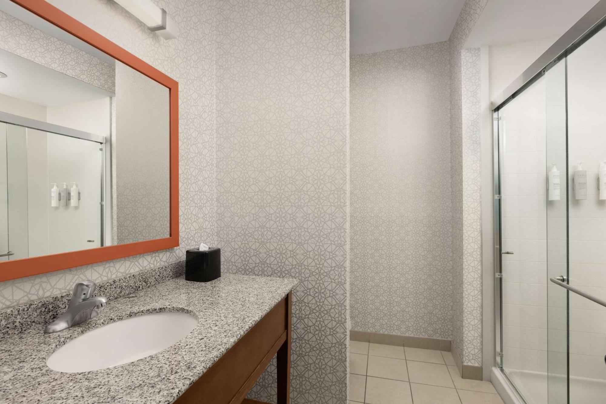 Hampton Inn & Suites Huntsville Research Park Area Екстериор снимка