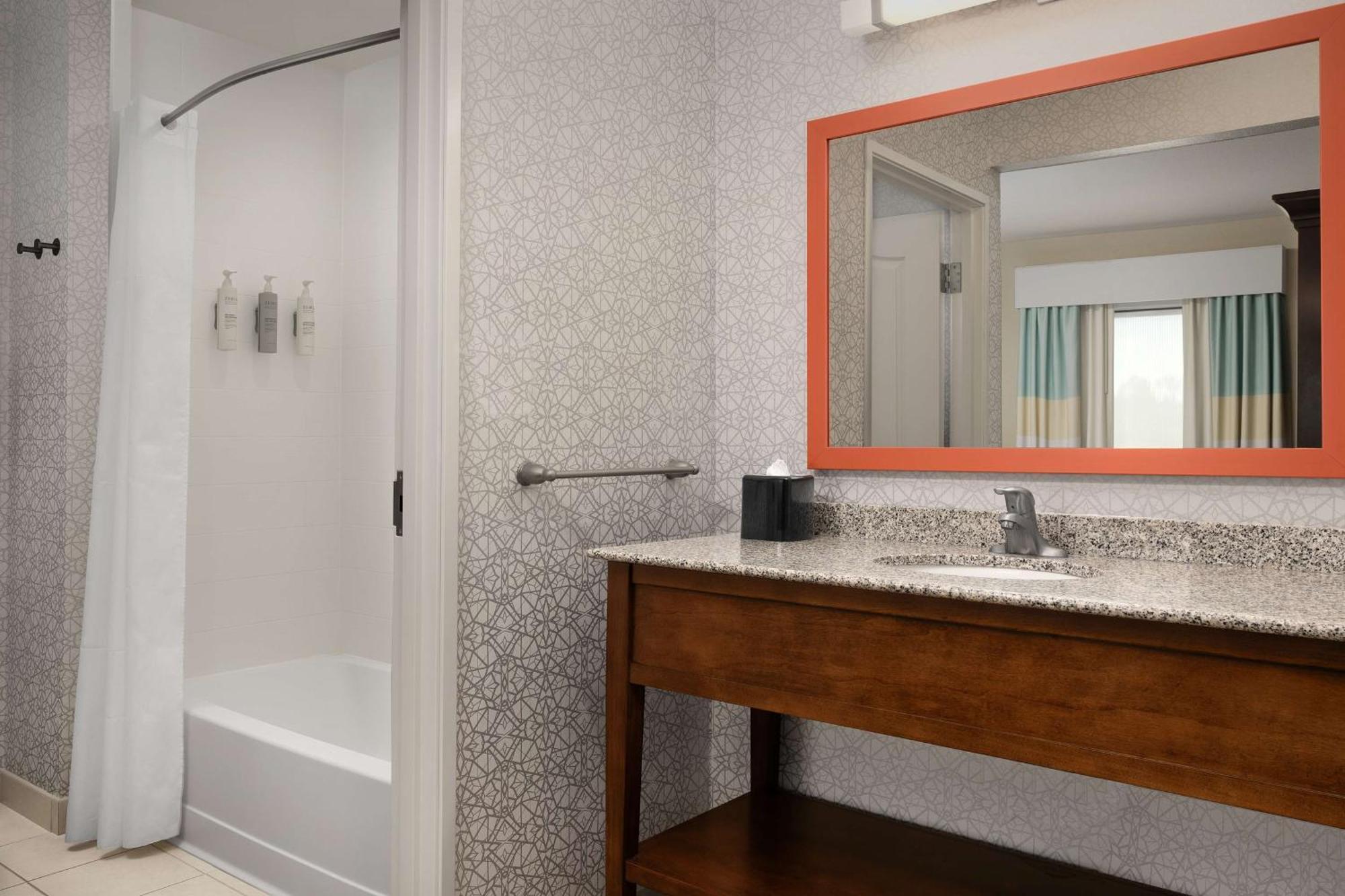 Hampton Inn & Suites Huntsville Research Park Area Екстериор снимка