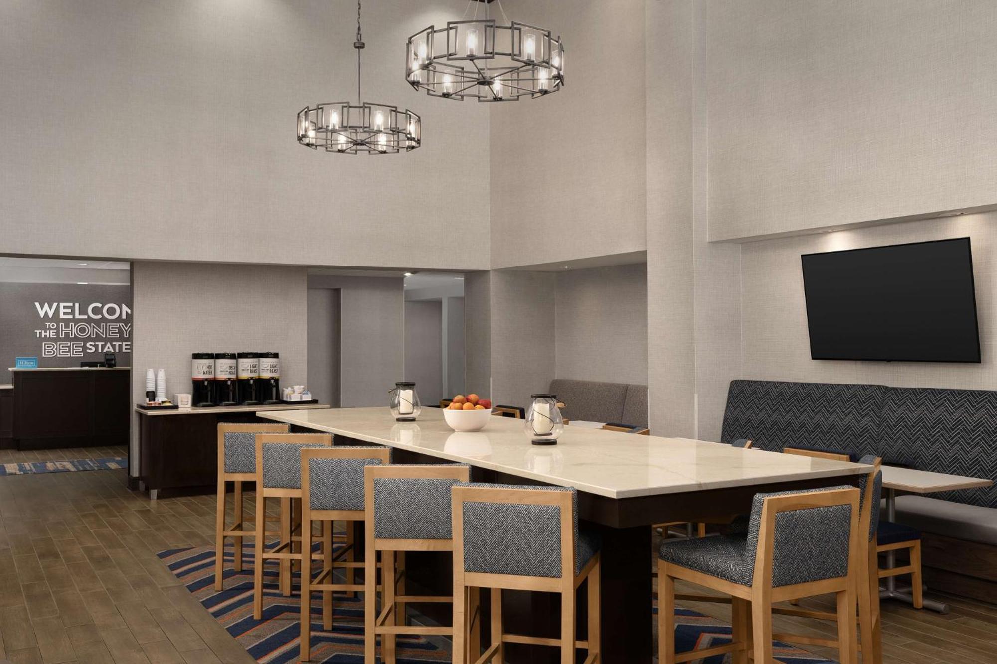 Hampton Inn & Suites Huntsville Research Park Area Екстериор снимка