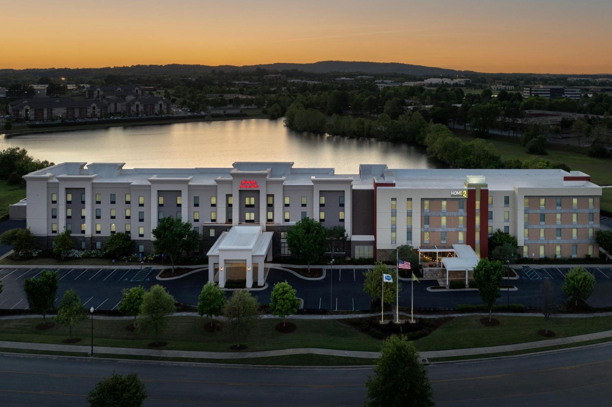 Hampton Inn & Suites Huntsville Research Park Area Екстериор снимка