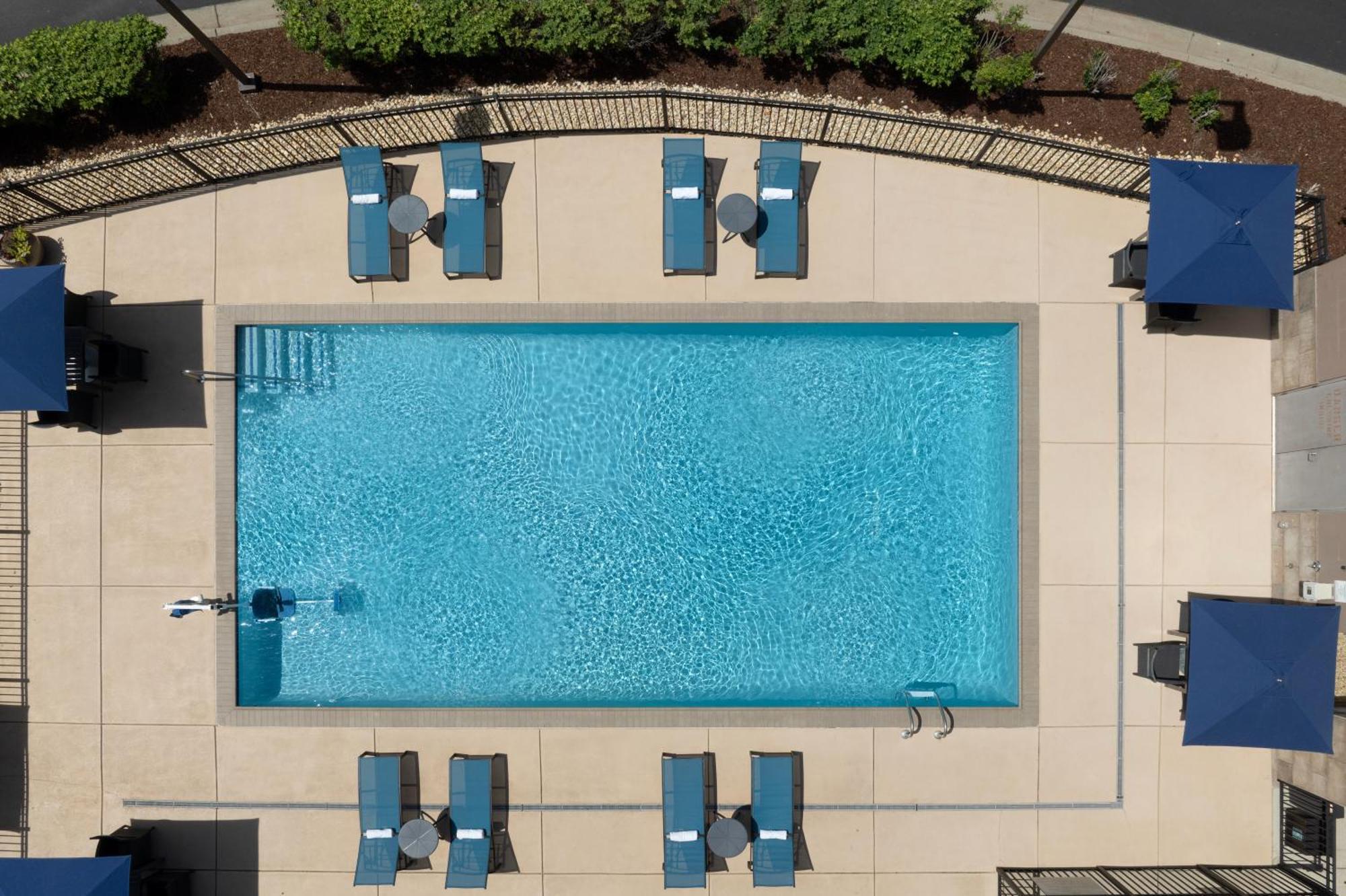 Hampton Inn & Suites Huntsville Research Park Area Екстериор снимка
